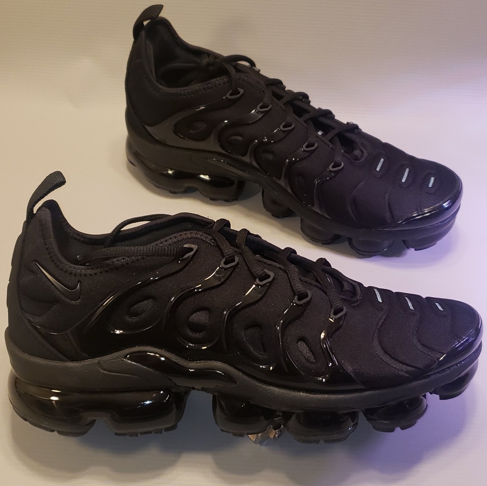 Nike Air Vapor Max Plus Triple Black